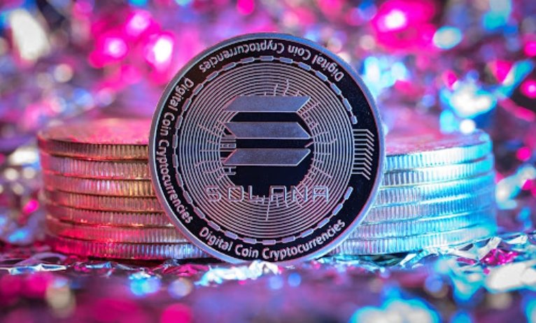 SOL & VET token nonetheless fights, AI predicts bullish comeback